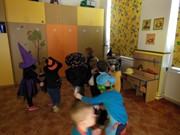 Halloweenský čarodějný den s karnevalem